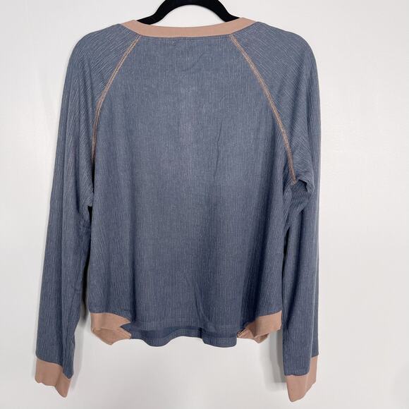 New Hem & Thread Medium M Blue Pink Denim Blue Textured Boxy Henley Long Sleeve - Picture 2 of 9